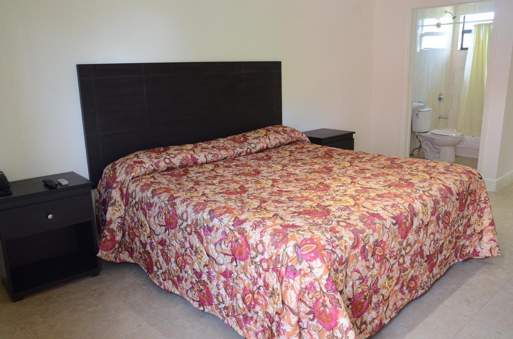 Carl'S El Padre Motel Маямі Екстер'єр фото